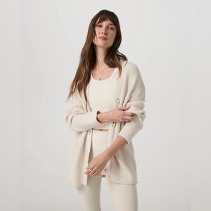 Vuori Alps Boyfriend Cardigan in Marshmellow Cream Merino Wool Blend size large